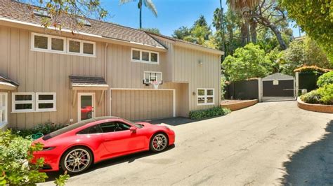 kendrick lamar house and cars.